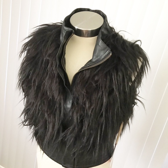 Chelsea & Violet Faux Fur Leather Women’s Vest - Picture 4 of 8